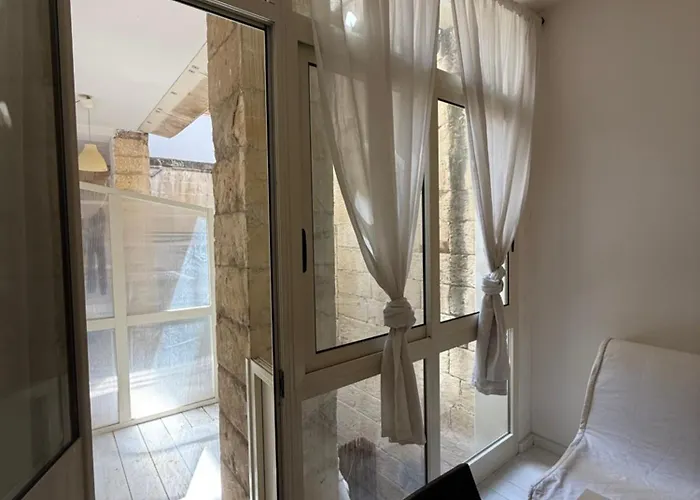 Dimora 69 לינה וארוחת בוקר 3*